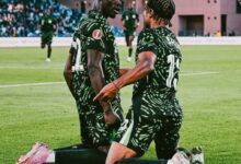 G UiUHzXwAAYaew النسور الخضر تحلق إلى المربع الذهبي.. نيجيريا تقصي الجزائر بثنائية نظيفة وتضرب موعدا مع المغرب