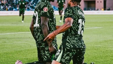 G UiUHzXwAAYaew النسور الخضر تحلق إلى المربع الذهبي.. نيجيريا تقصي الجزائر بثنائية نظيفة وتضرب موعدا مع المغرب