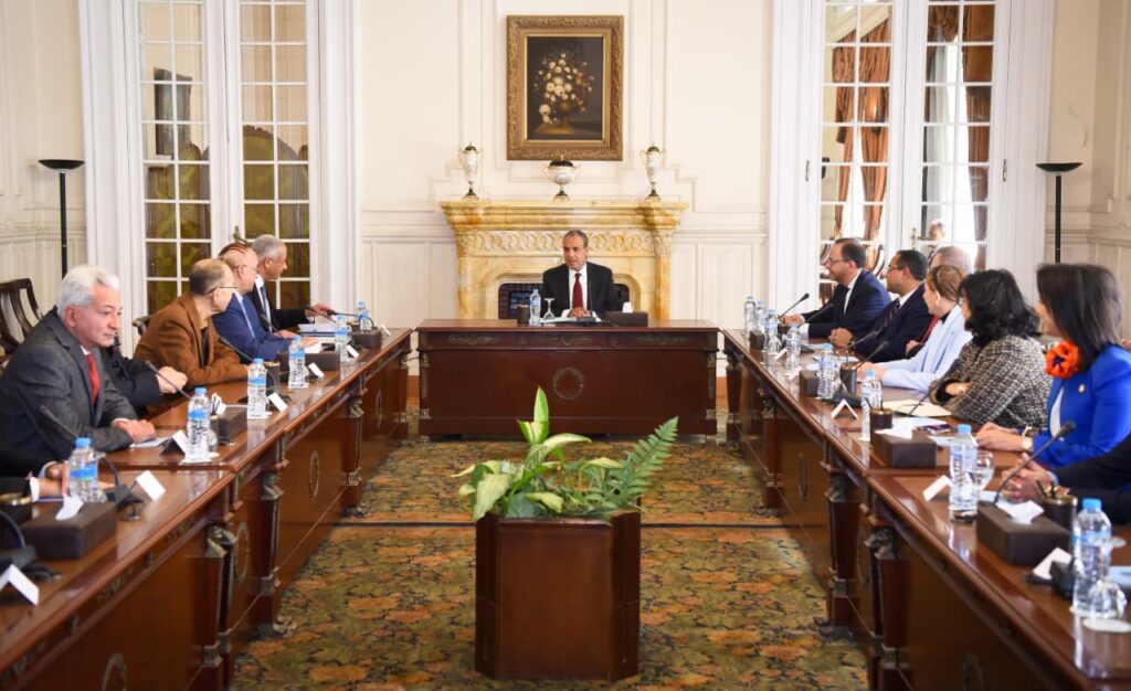 IMG 20260131 WA0007 وزير الخارجية يلتقي أعضاء اللجنة الوطنية لآلية مراجعة النظراء الأفريقية ( تفاصيل )