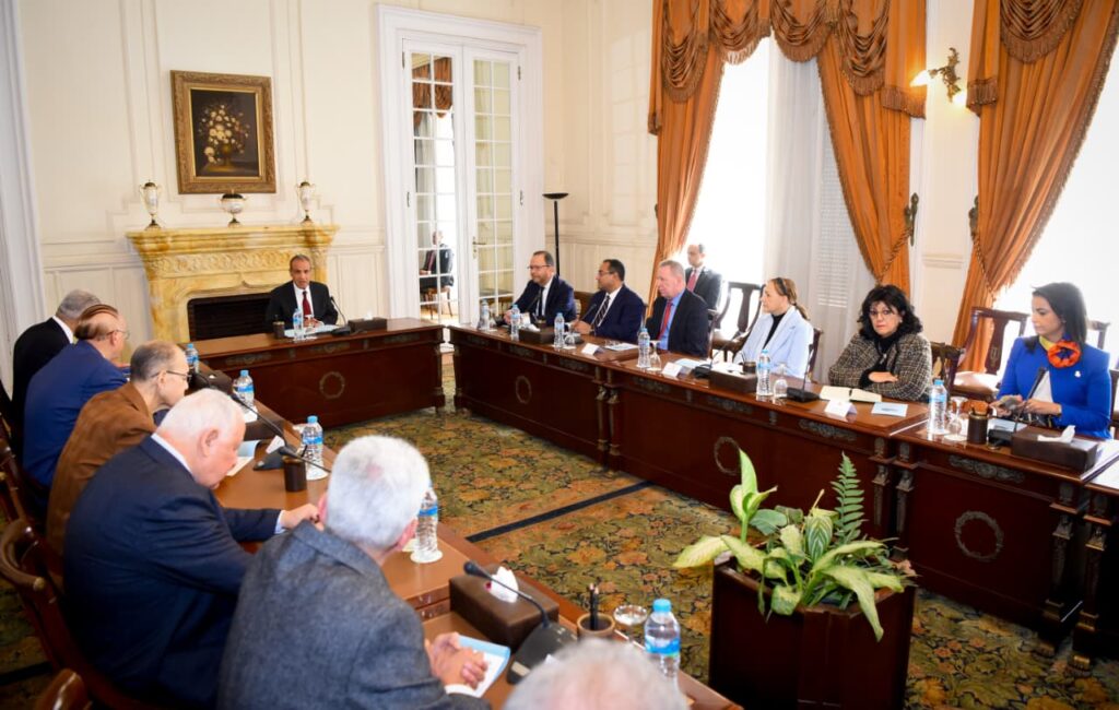 IMG 20260131 WA0009 وزير الخارجية يلتقي أعضاء اللجنة الوطنية لآلية مراجعة النظراء الأفريقية ( تفاصيل )