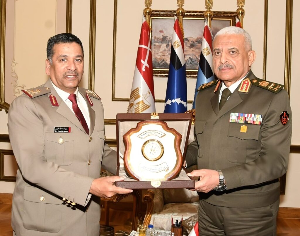 b76b7c12 1c55 4914 941b 0430800b06b9 الفريق أول عبد المجيد صقر يلتقى وفد الاتحاد العربى للرياضة العسكرية