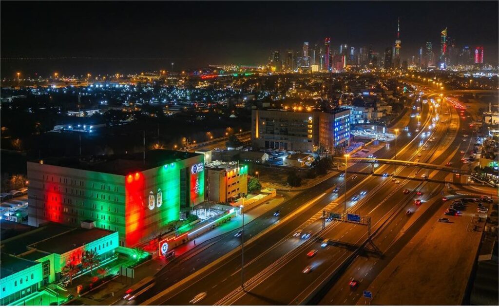 640178968 18566336956062906 2539426454907080052 n مظاهر الفرح تعم الكويت ابتهاجا بالأعياد الوطنية .. انطلاق مراسم رفع العلم تحت رعاية الأمير