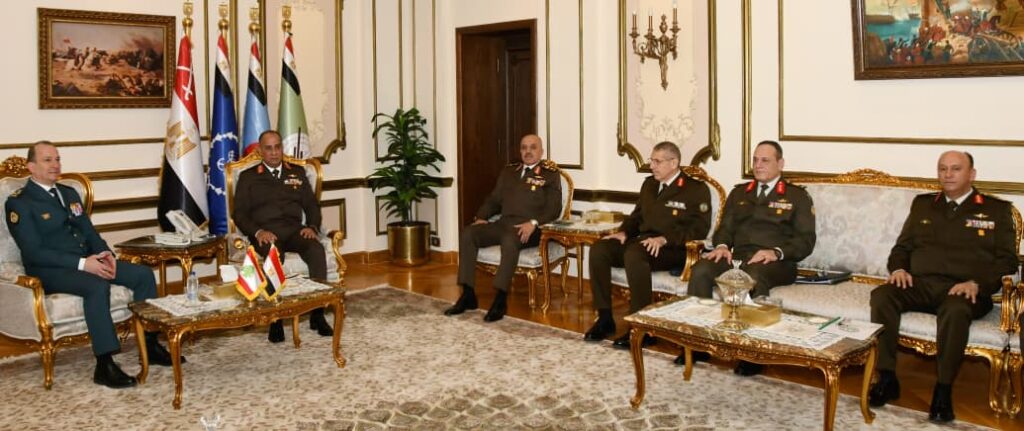 الفريق أشرف سالم زاهر وزير الدفاع يلتقى قائد الجيش اللبنانى 2 641150335 1215308140773804 2118162206723985921 n الفريق أشرف سالم زاهر وزير الدفاع يلتقى قائد الجيش اللبنانى