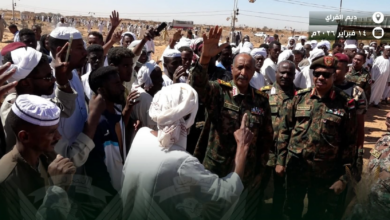 FB IMG 1771100586729 processedlightpdf.com .jpg 1 1 " لا نريد تكرار تلك المآسي " .. « البرهان » يقدم واجب العزاء في ضحايا مركب ( ديم القراي - طيبة الخواص )