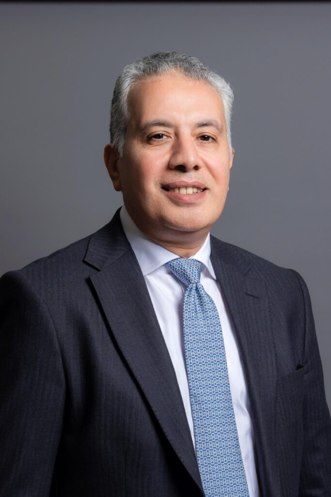 الأستاذ نادر سعد بإجمالي محفظة وصلت إلى 192 مليار جنيه.. البنك الأهلي المصري يواصل دعم أصحاب المشروعات الصغيرة والمتوسطة