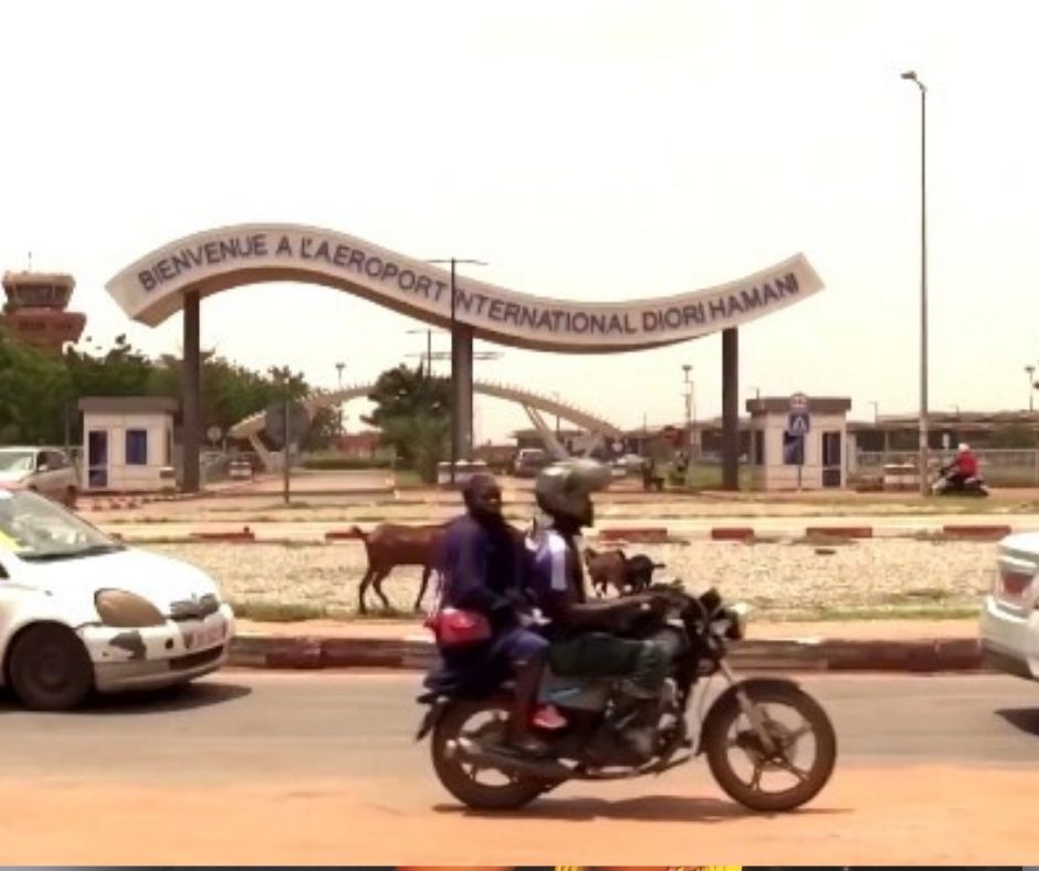 مصر تدين الهجوم الإرهابي على مطار ديوري حماني بالعاصمة النيجرية نيامي 1 نسخة من البوم 57 مصر تدين الهجوم الإرهابي على مطار ديوري حماني بالعاصمة النيجرية نيامي