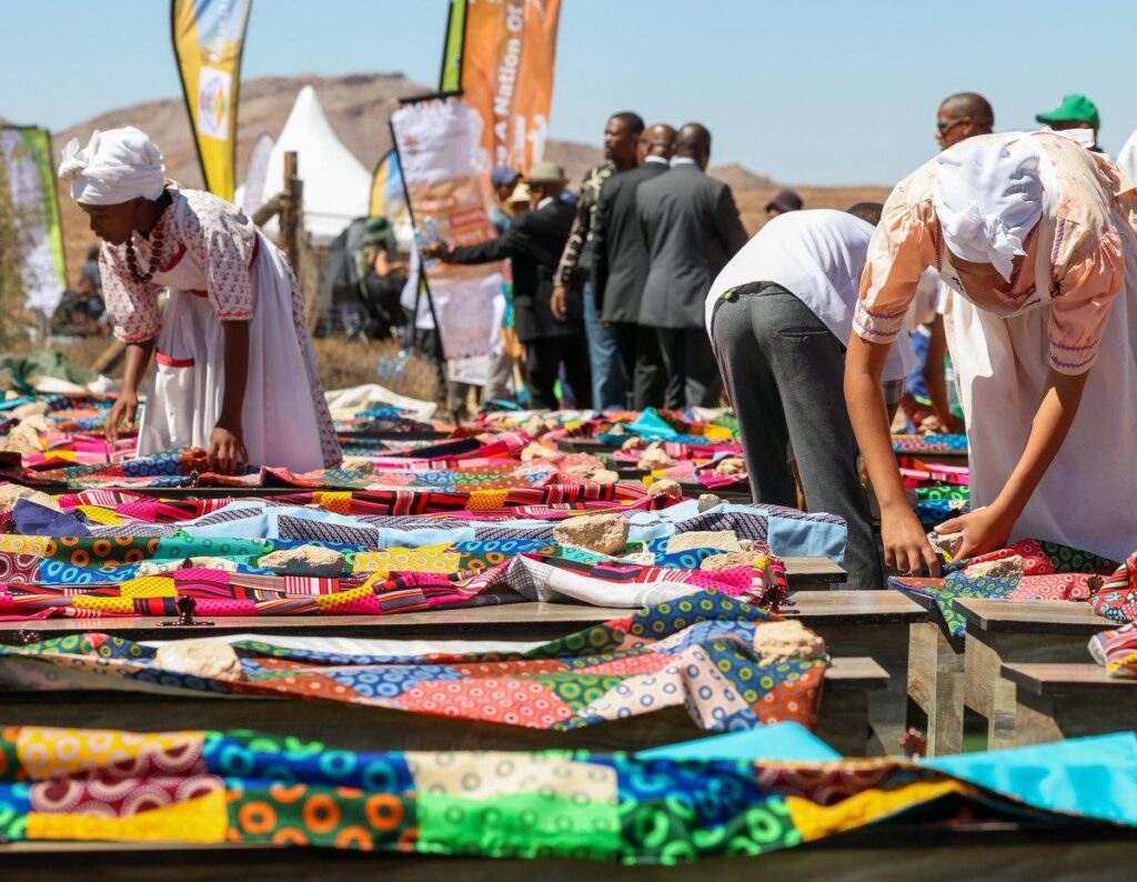 655676073 1391270033030029 953725661036285554 n إعادة كرامة الأجداد: جنوب أفريقيا تعيد دفن رفات شعبي الكوي والسان  بعد عقود من العرض في المتاحف الأوروبية