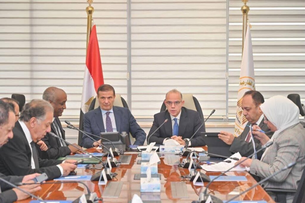 FB IMG 1773055318091 1 وزيرا الزراعة والإستثمار يبحثان آليات تعزيز التواجد الاستثماري والتجاري المصري في أفريقيا