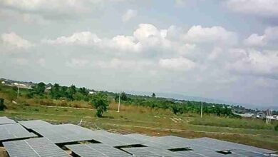 نسخة من البوم 2026 03 07T211556.024 طفرة الطاقة الشمسية في نيجيريا: برنامج بقيمة 750 مليون دولار لنشر 1350 شبكة مصغرة وجذب استثمارات تتجاوز 1.1 مليار دولار