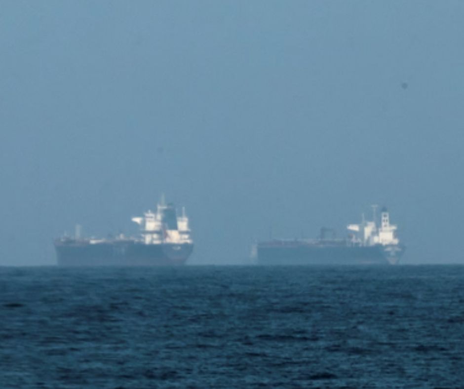 أزمة طاقة خانقة في جنوب أفريقيا: حرب الشرق الأوسط تعطل إمدادات الوقود وترفع أسعار النفط 1 نسخة من البوم 2026 03 16T213042.721 أزمة طاقة خانقة في جنوب أفريقيا: حرب الشرق الأوسط تعطل إمدادات الوقود وترفع أسعار النفط