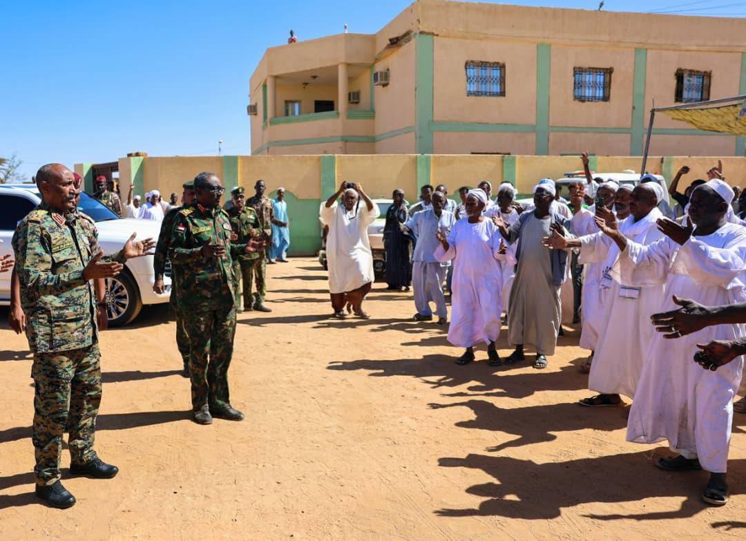 رئيس مجلس السيادة يقدم واجب العزاء في وفاة الخليفة الطيب الجد بأم ضواً بان .. " صور " 1 670293081 989907626724276 2098116092082705358 n رئيس مجلس السيادة يقدم واجب العزاء في وفاة الخليفة الطيب الجد بأم ضواً بان .. " صور "