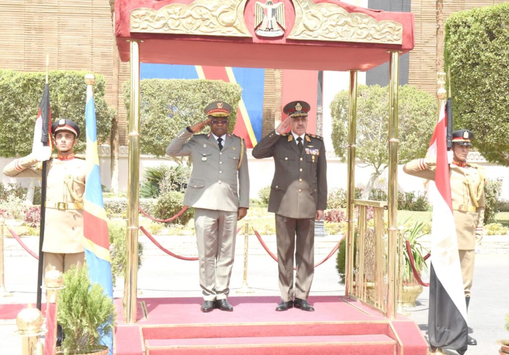 الفريق أحمد خليفة رئيس أركان حرب القوات المسلحة يلتقى رئيس هيئة الأركان العامة للقوات المسلحة بالكونغو الديمقراطية 4 IMG 20260406 WA0001 الفريق أحمد خليفة رئيس أركان حرب القوات المسلحة يلتقى رئيس هيئة الأركان العامة للقوات المسلحة بالكونغو الديمقراطية