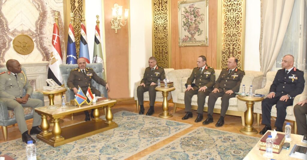 IMG 20260406 WA0003 الفريق أحمد خليفة رئيس أركان حرب القوات المسلحة يلتقى رئيس هيئة الأركان العامة للقوات المسلحة بالكونغو الديمقراطية