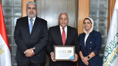 A لأول مرة في القطاع المصرفي..نسخة صديقة للبيئة من بطاقة "ميزة" من البنك الأهلي المصري بالتعاون مع “جي آند دي”