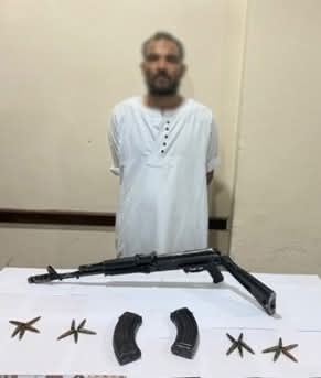 FB IMG 1777635332928 مصر .. ضبط عنصر جنائي قتل 8 أشخاص في مشاجرة خلال التنقيب غير المشروع عن الذهب بسفاجا