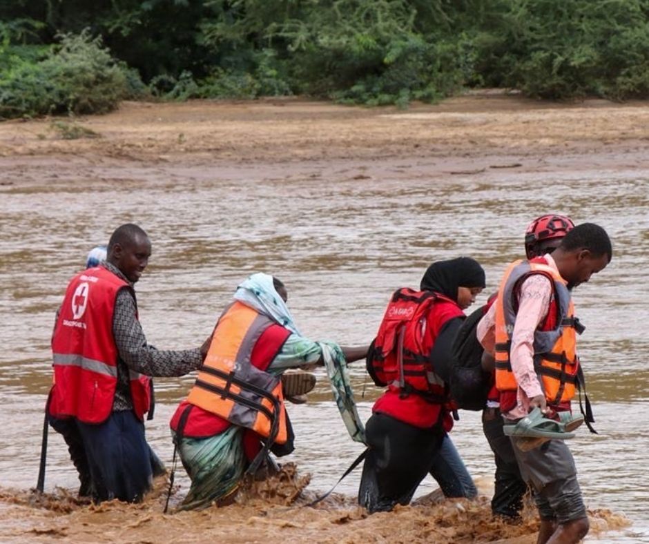 نسخة من البوم 2026 05 03T214836.574 أمطار غزيرة تضرب كينيا .. وارتفاع حصيلة ضحايا الفيضانات والانهيارات الأرضية إلى 18 قتيلاً