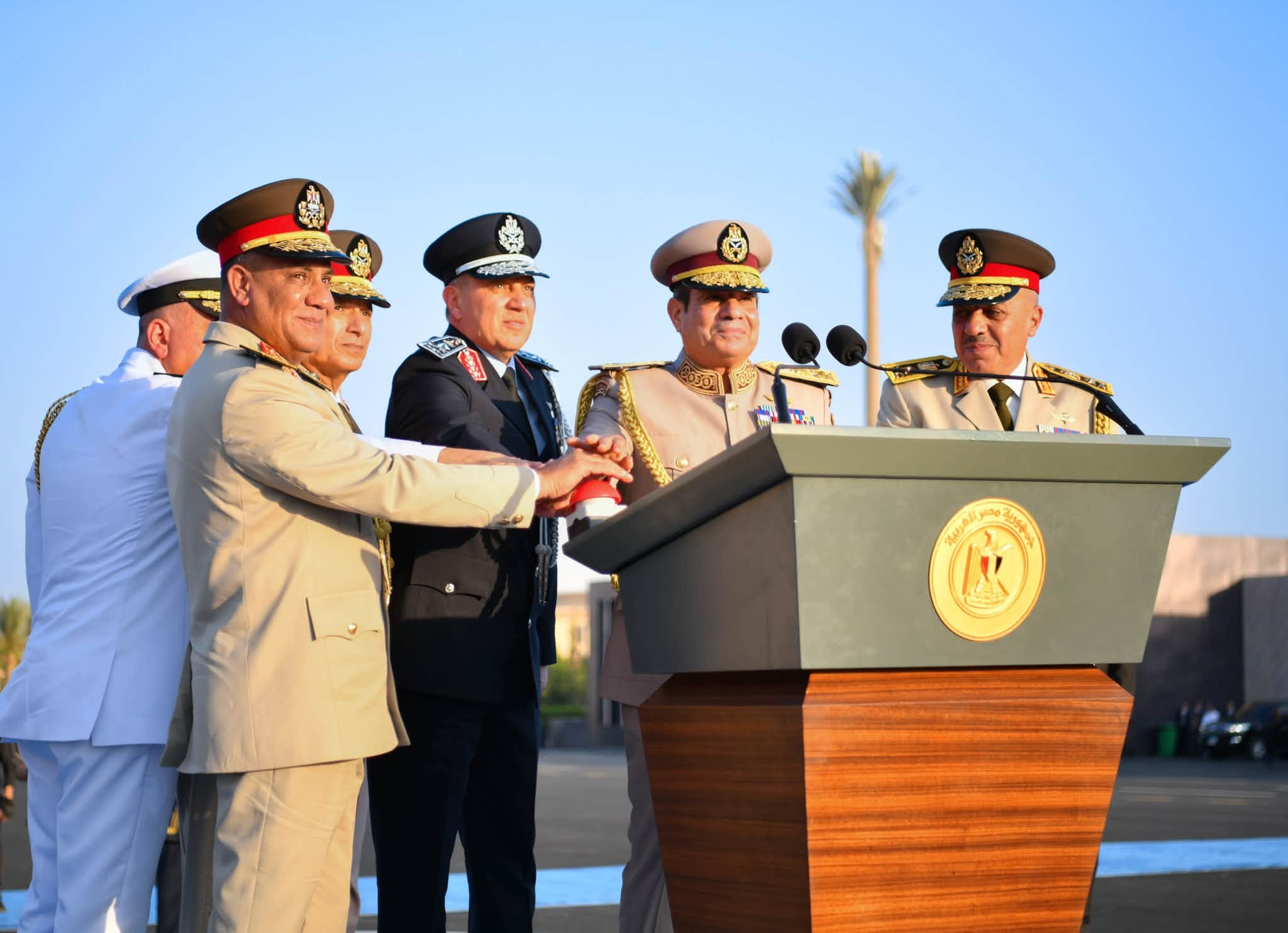الرئيس السيسي يشهد احتفالية اِفتتاح القيادة الاستراتيجية للدولة بالعاصمة الجديدة 1 736510836 1578220513666671 5820395047890351006 n الرئيس السيسي يشهد احتفالية اِفتتاح القيادة الاستراتيجية للدولة بالعاصمة الجديدة