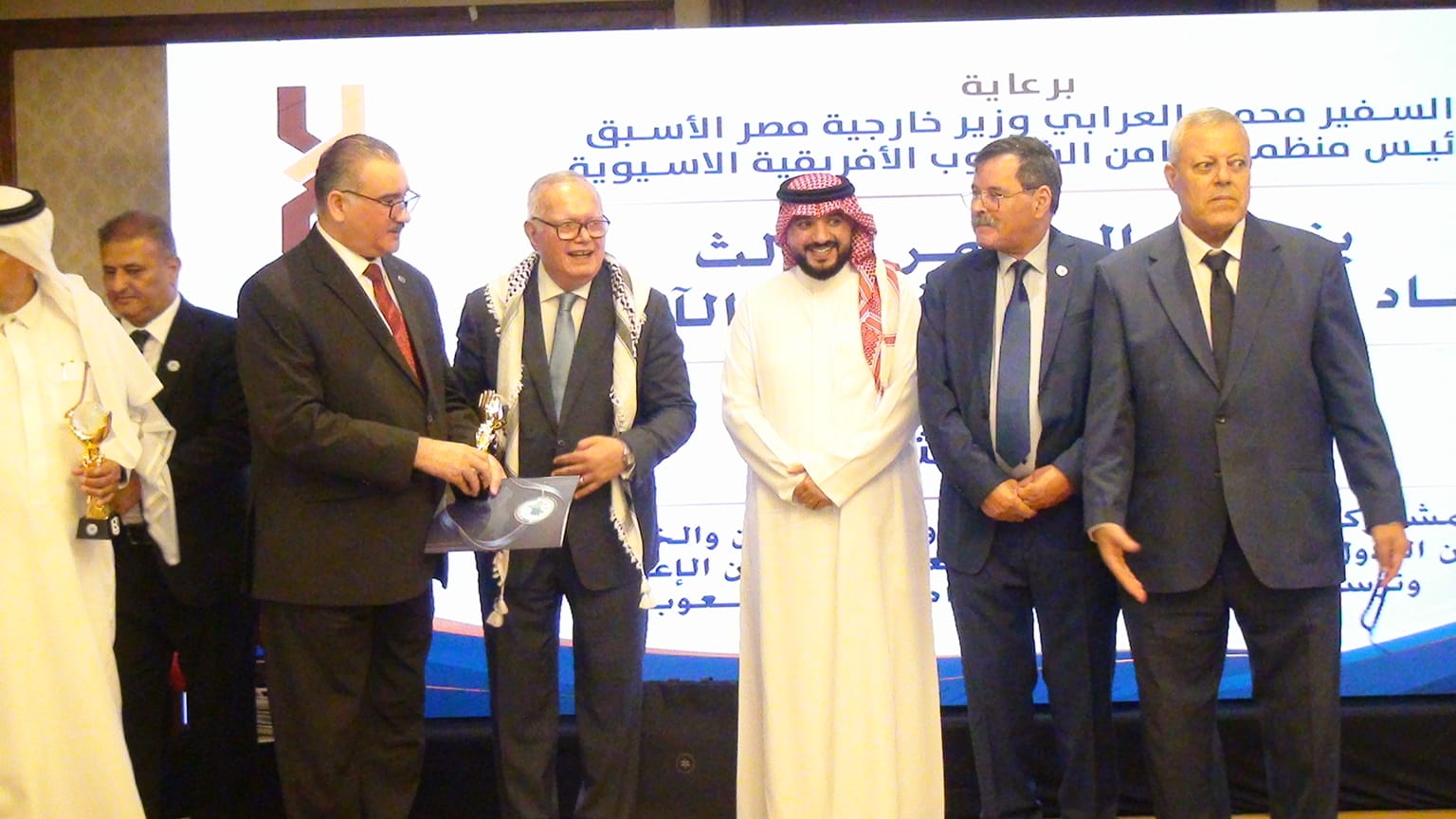 اتحاد الإعلاميين الأفريقي الآسيوي يكرّم الدكتور حيدر الجبوري تقديراً لجهوده في دعم الإعلام العربي والقضية الفلسطينية 1 IMG 20260730 WA0042 اتحاد الإعلاميين الأفريقي الآسيوي يكرّم الدكتور حيدر الجبوري تقديراً لجهوده في دعم الإعلام العربي والقضية الفلسطينية