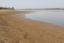 The receding waters of the Blue Nile in Sudan جدل انحسار مياه النيل الأزرق يتصاعد في السودان.. أحمد المفتي يرد على مبارك الفاضل ويتهم مفاوضي سد النهضة