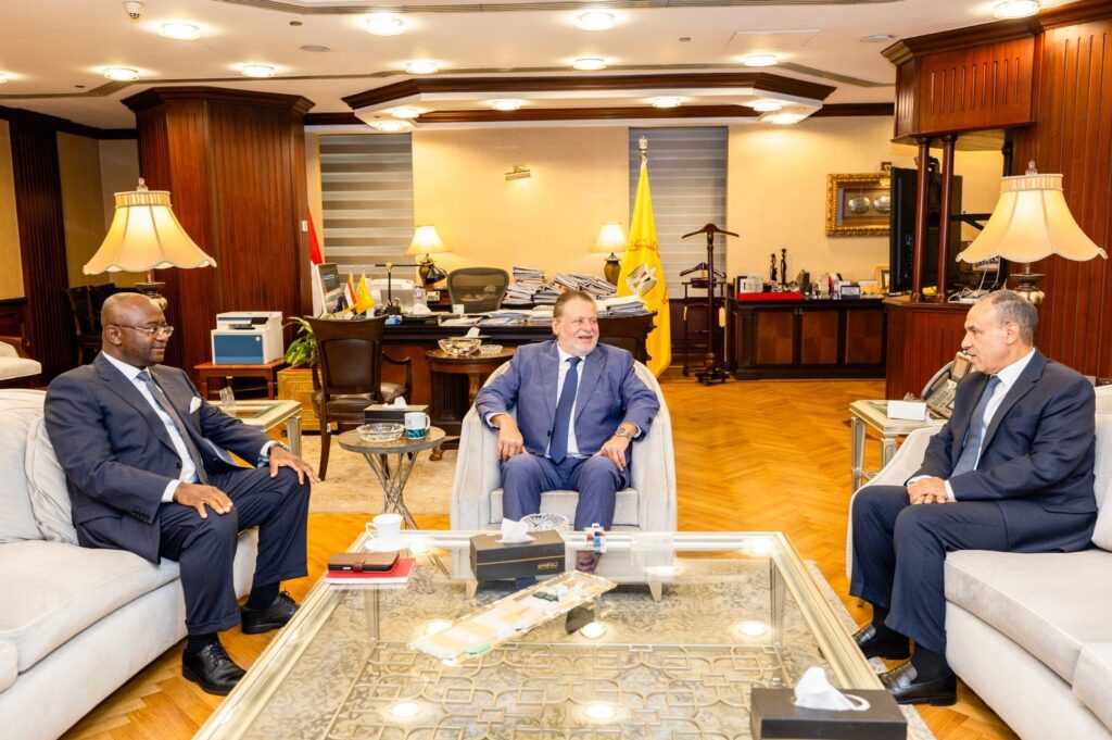 مصر تعزز شراكتها مع " الإفريقي للتصدير والاستيراد ".. محافظ البنك المركزي ووزير الخارجية يبحثان مع رئيس أفريكسيم بنك دعم الشركات المصرية في إفريقيا 3 d1c033a0 ceb7 4a84 99c8 dbbbdcfc9ecd مصر تعزز شراكتها مع " الإفريقي للتصدير والاستيراد ".. محافظ البنك المركزي ووزير الخارجية يبحثان مع رئيس أفريكسيم بنك دعم الشركات المصرية في إفريقيا