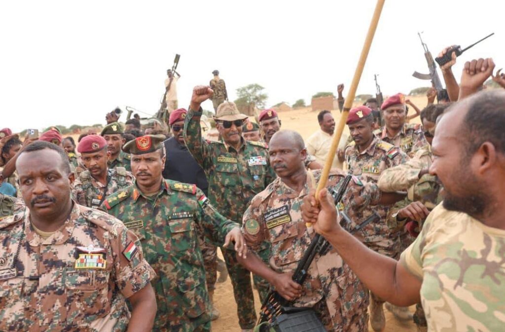 رئيس مجلس السيادة السوداني يتفقد القوات المسلحة السودانية في ولاية شمال كردفان البرهان علي خط الجبهة.. رئيس مجلس السيادة يتفقد أم سيالة وجبرة الشيخ بشمال كردفان