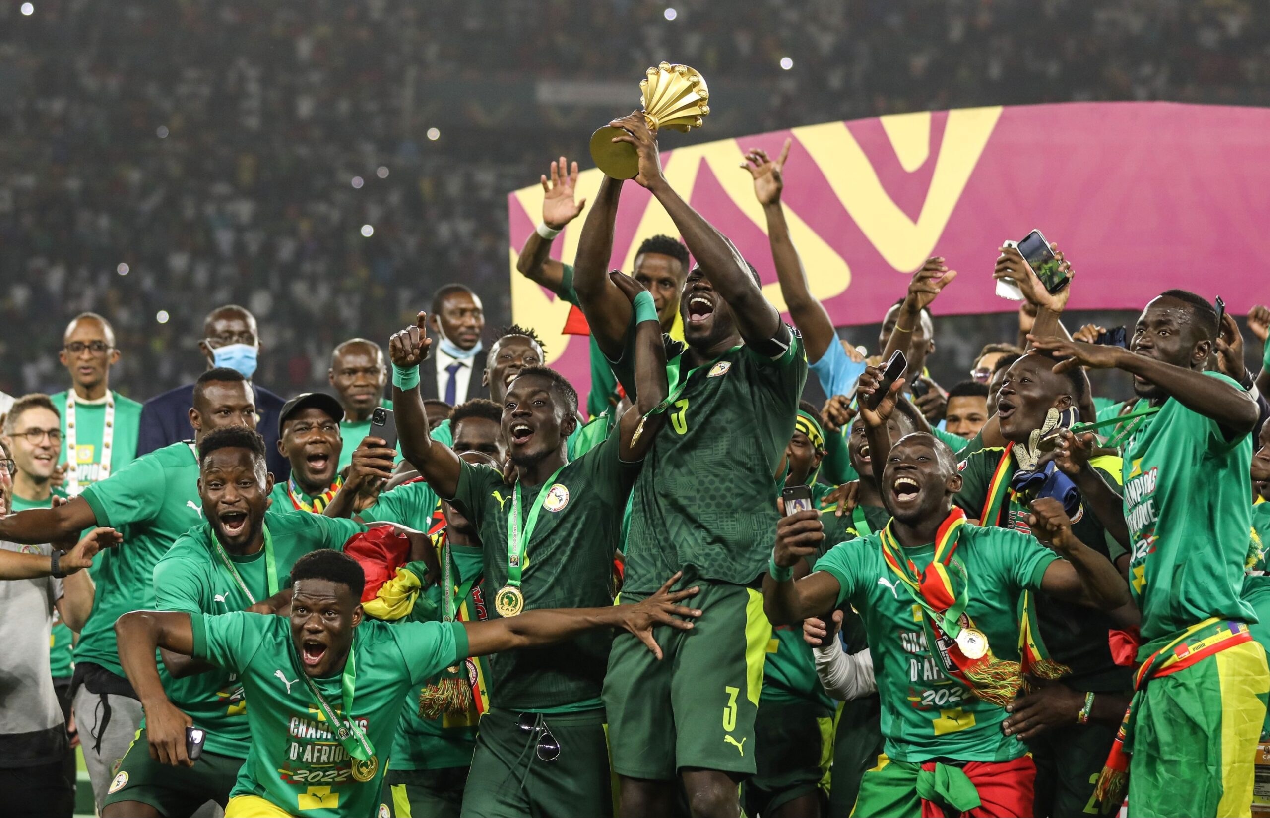 تطورات جديدة في أزمة نهائي كأس أمم أفريقيا 2025.. المحكمة الرياضية الدولية تحدد موعد جلسة الحسم في طعن السنغال ضد المغرب 1 لحظة تتويج منتخب السنغال ببطولة كأس الأمم الأفريقية scaled تطورات جديدة في أزمة نهائي كأس أمم أفريقيا 2025.. المحكمة الرياضية الدولية تحدد موعد جلسة الحسم في طعن السنغال ضد المغرب