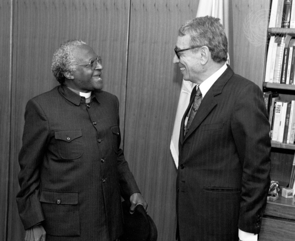 السفير دكتور محمد حجازي : بطرس بطرس غالي .. الأفريقي الذي صاغ الضمير الدولي 2 Boutros Boutros Ghali right meets with Archbishop Desmond Tutu of South Africa السفير دكتور محمد حجازي : بطرس بطرس غالي .. الأفريقي الذي صاغ الضمير الدولي