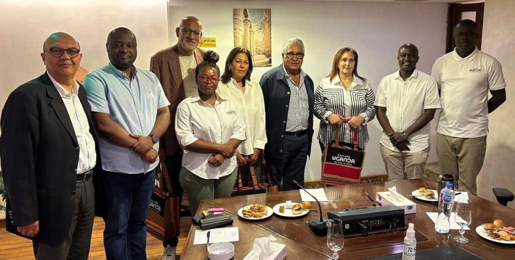 جانب من لقاء مسؤولي اتحاد الغرف السياحية والوفد الأوغندي مصر وأوغندا تطلقان برامج سياحية مشتركة والبداية ستكون ببرامج نيلية عالمية في البلدين