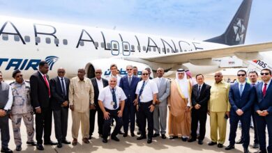 سفير مصر لدي السودان في استقبال أولي رحلات مصر للطيران لمطار بورسودان مصر للطيران تستأنف رحلاتها إلي مطار بورتسودان