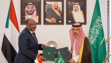 وزيرا خارجية السعودية والسودان يوقعان علي اتفاقية انشاء المجلس الاستراتيجي الأعلي السعودية والسودان يوقعان علي اتفاقية تأسيس المجلس الأعلى للتعاون والتنسيق الاستراتيجي