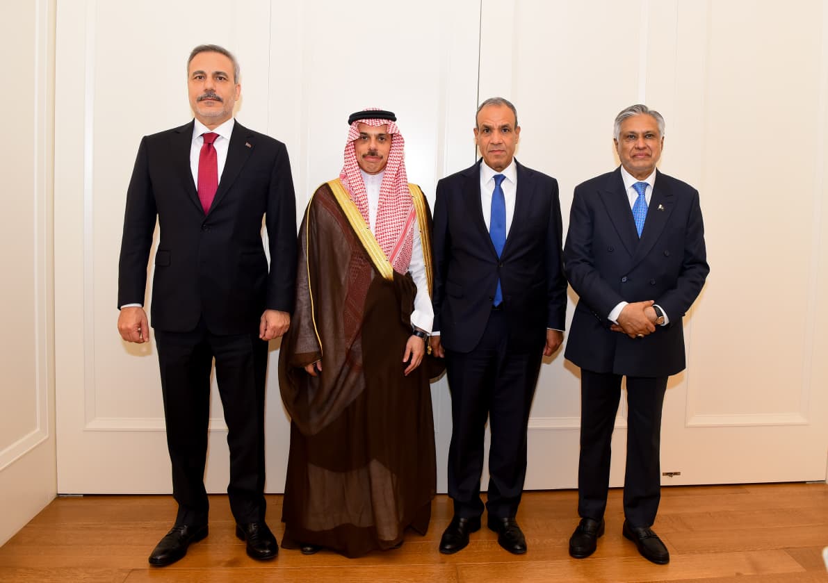 وزراء خارجية مصر والسعودية وتركيا وباكستان يؤكدون ضرورة وقف التدفق غير المشروع للأسلحة والمرتزقة إلي السودان 1 IMG 20260922 WA0010 وزراء خارجية مصر والسعودية وتركيا وباكستان يؤكدون ضرورة وقف التدفق غير المشروع للأسلحة والمرتزقة إلي السودان