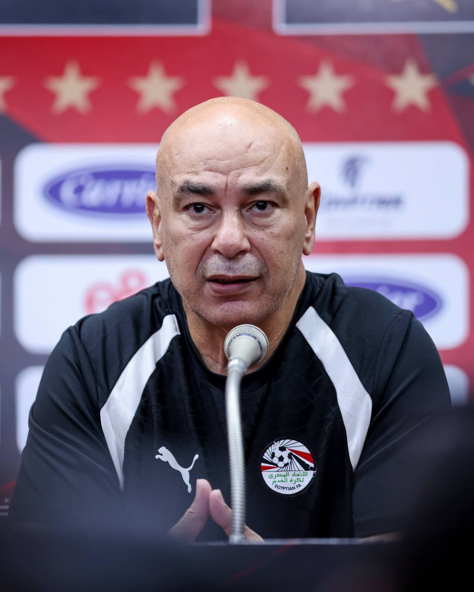 النادي الأهلي يرد رسميًا على تصريحات حسام حسن بشأن محمد الشناوي: «لا نقبل المساس بحقوق لاعبينا» 1 حسام حسن المدير الفني لمنتخب مصر النادي الأهلي يرد رسميًا على تصريحات حسام حسن بشأن محمد الشناوي: «لا نقبل المساس بحقوق لاعبينا»