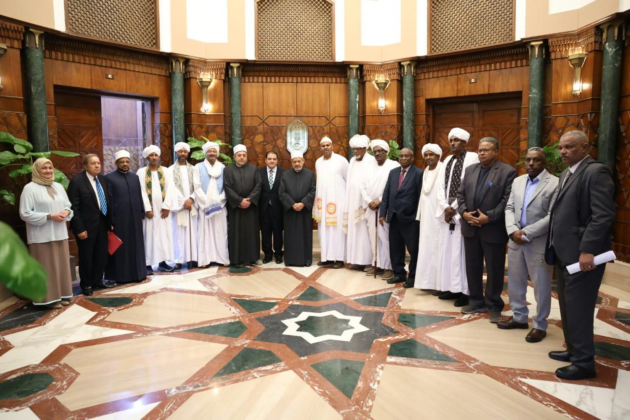 HVj0NVpXcAALumZ تفاصيل رسالة شيخ الأزهر لـ " وفد من شيوخ الطرق الصوفية " في السودان