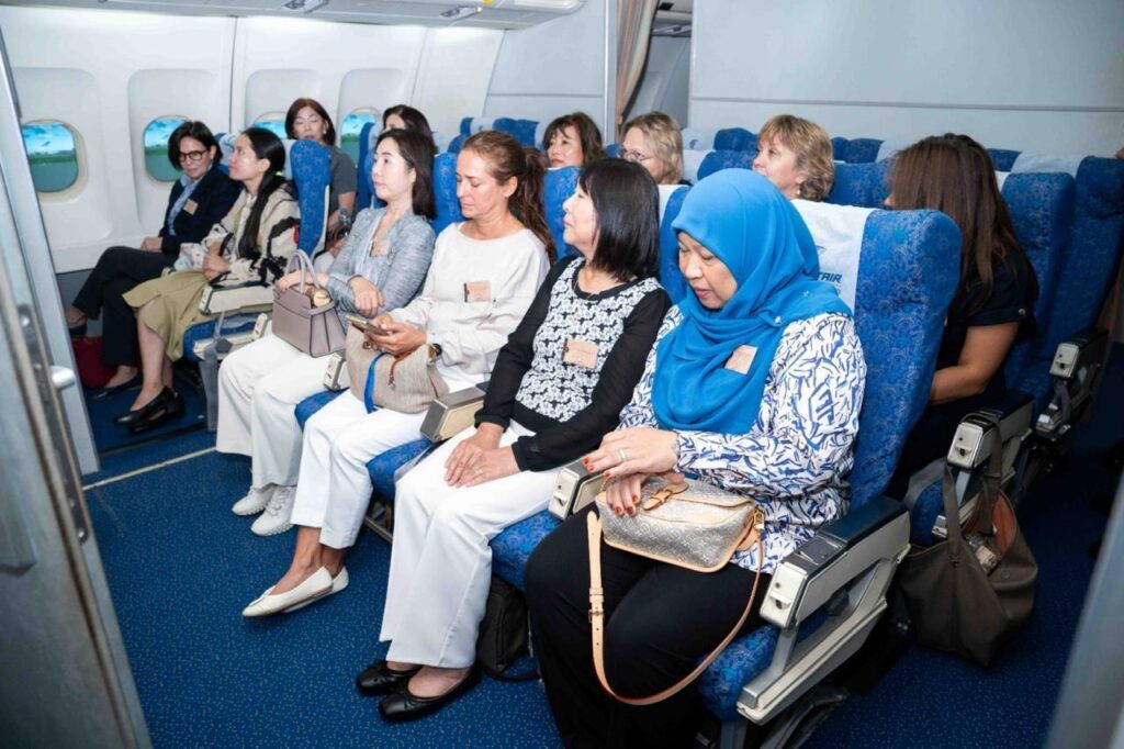 IMG 20261023 WA0019 مصر للطيران تستضيف زوجات الدبلوماسيين الأجانب ضمن مبادرة «Welcome to Egypt*