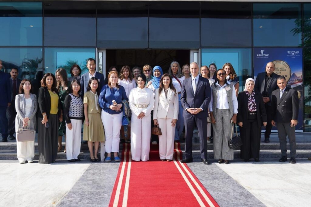 IMG 20261023 WA0022 مصر للطيران تستضيف زوجات الدبلوماسيين الأجانب ضمن مبادرة «Welcome to Egypt*