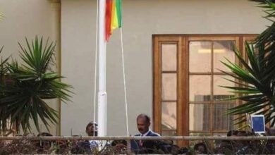 رئيس الوزراء الإثيوبي خلال مراسم اعادة افتتاح سفارة بلاده في إريتريا أزمة جديدة تضرب القرن الأفريقي.. إثيوبيا تغلق سفارتها في إريتريا وأسمرا تعلن قطع علاقاتها الدبلوماسية مع أديس أبابا
