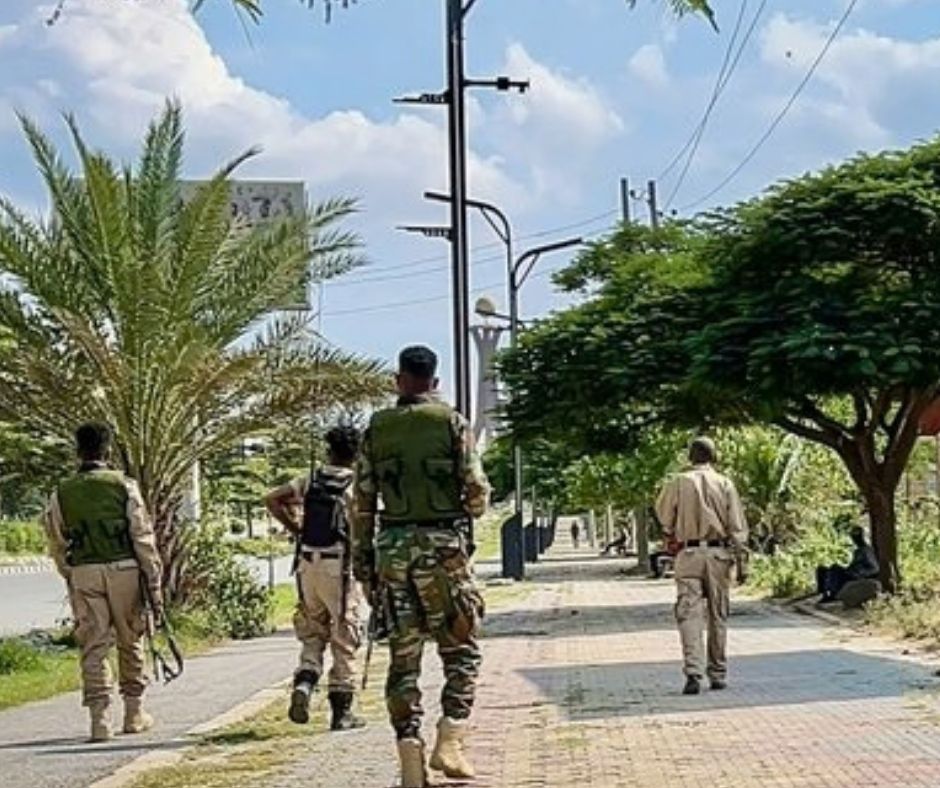 إثيوبيا: الاتحاد الأوروبي يحذر من تصاعد الصراع وتداعياته على استقرار القرن الأفريقي 1 نسخة من البوم 13 إثيوبيا: الاتحاد الأوروبي يحذر من تصاعد الصراع وتداعياته على استقرار القرن الأفريقي